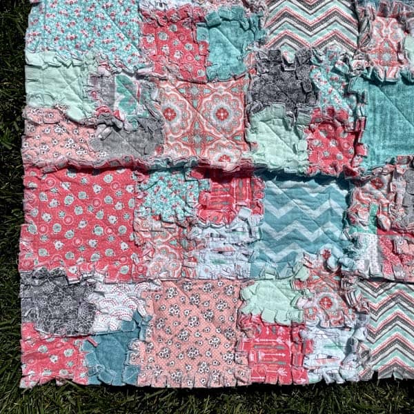 Coral Floral Raggedy Quilt – Crib Size