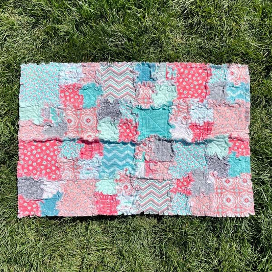 Coral Floral Raggedy Quilt – Crib Size
