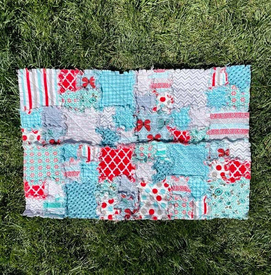 Coral and Teal Raggedy Quilt – Crib Size