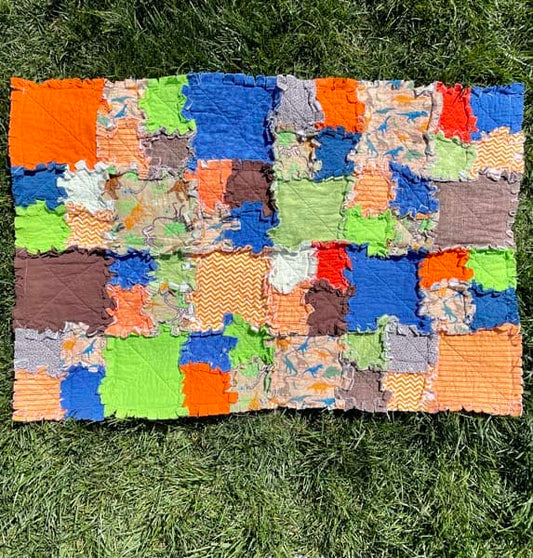Dinosaur Raggedy Quilt – Crib Size
